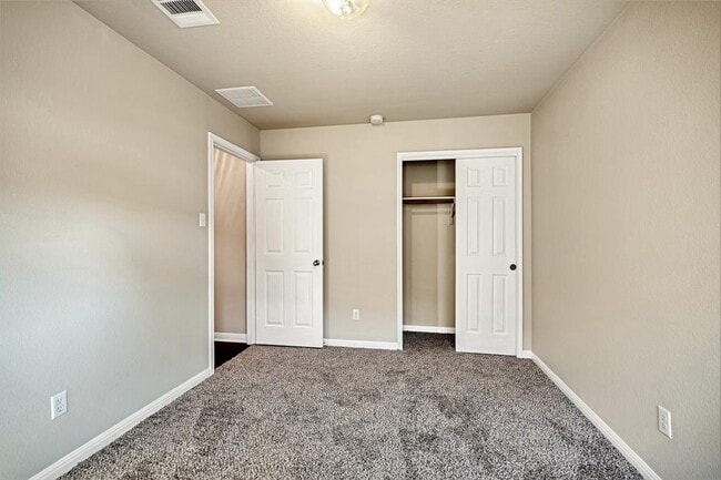 Building Photo - 320 Comal Run