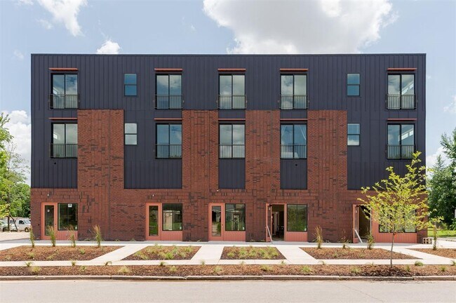 Building Photo - 1744 NW 15th St