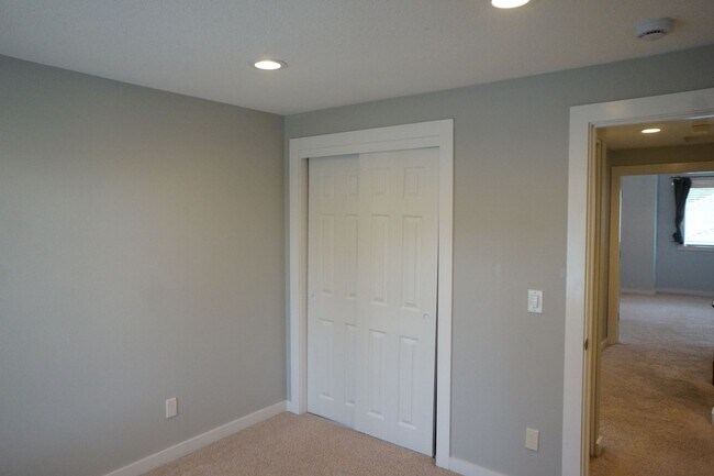Building Photo - 10602 SW Windsor Pl