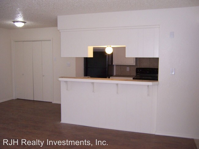 Building Photo - 1311 Glen Oaks Ct