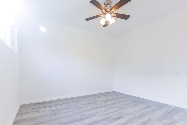Building Photo - Ocean Avenue Duplex