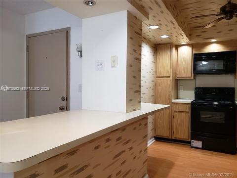 Building Photo - 20860 San Simeon Way