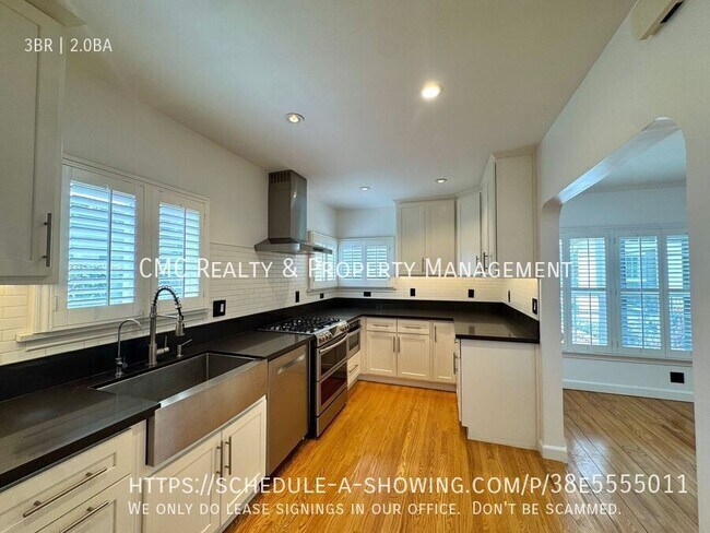 Building Photo - 3822 Rose Ave