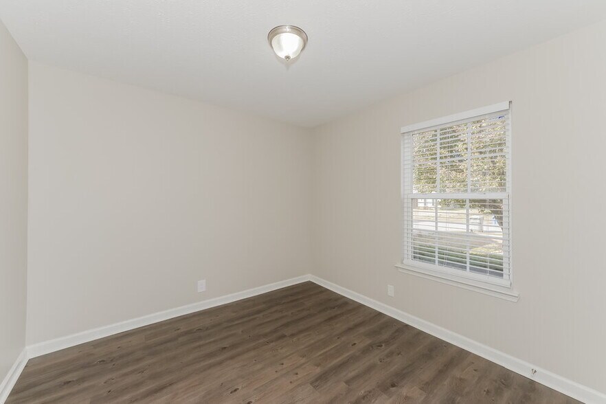 Building Photo - 7409 E Winchester Dr