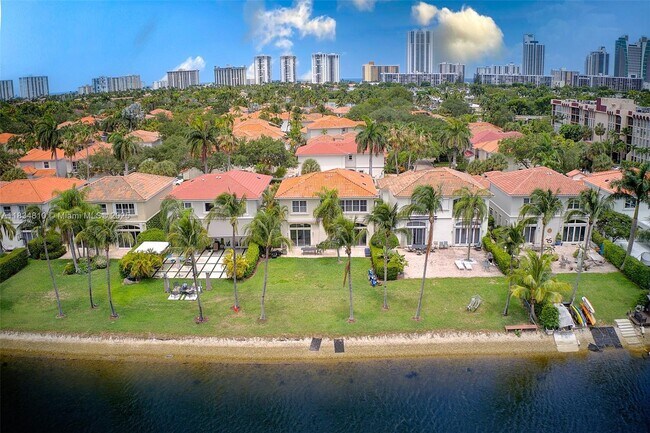 Building Photo - 1580 Shoreline Way