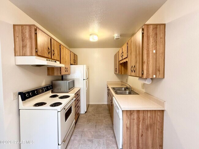 Building Photo - 3040 N Starlight Dr