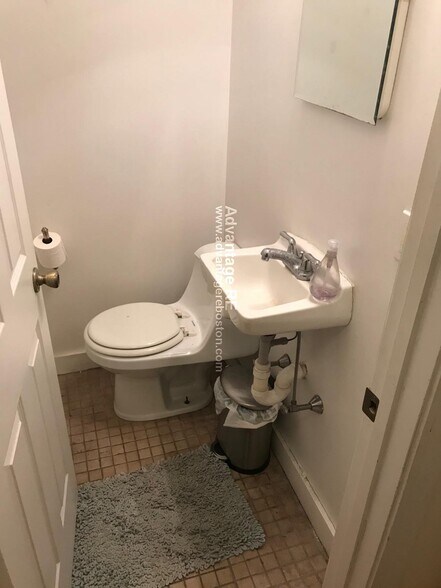 Building Photo - 62 Egmont St