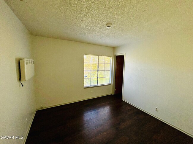 Building Photo - 2308 Edam St