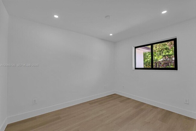 Building Photo - 1597 NE 143rd St