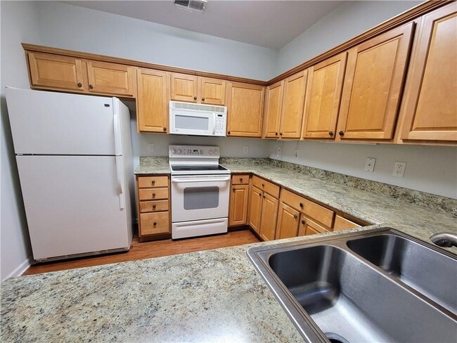 Building Photo - 216 Riverstone Pl