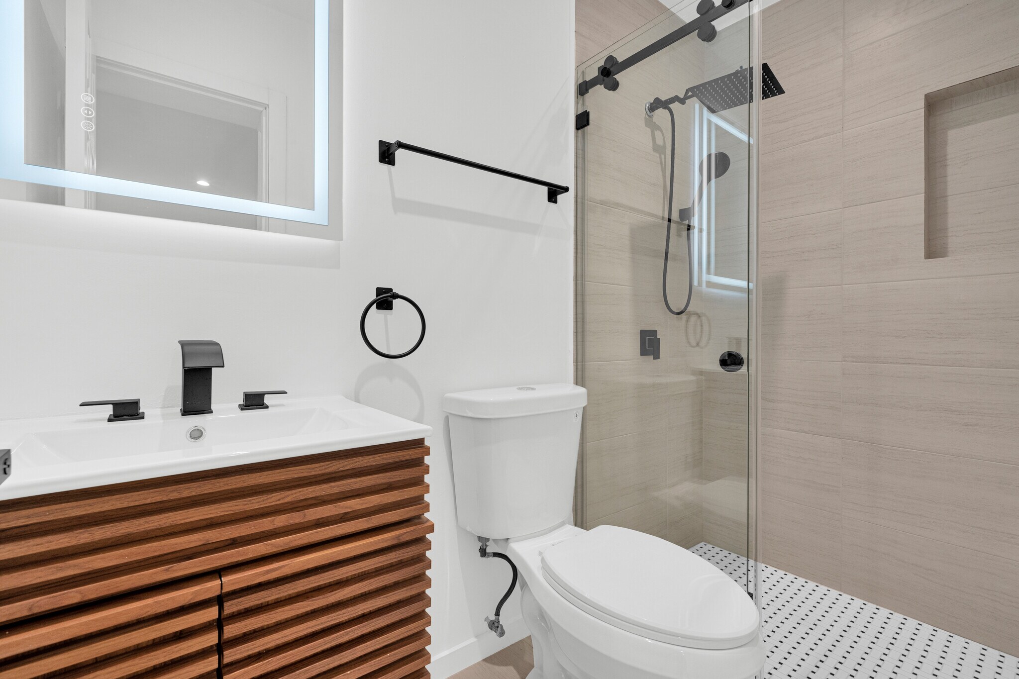 Building Photo - 4701 SW 104th Ct