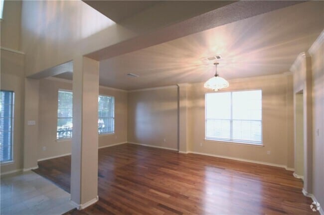 Building Photo - 1616 Chasewood Dr