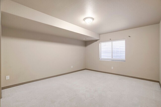 Building Photo - Ranch Style 4 Bedroom Home in Cordera...sh...