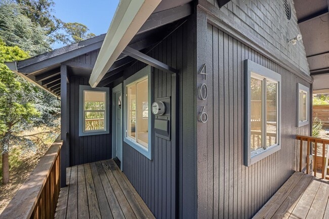 Building Photo - 2BD/1.5BA LIGHT & BRIGHT, MILL VALLEY HOME WITH OPEN FLOOR PLAN!