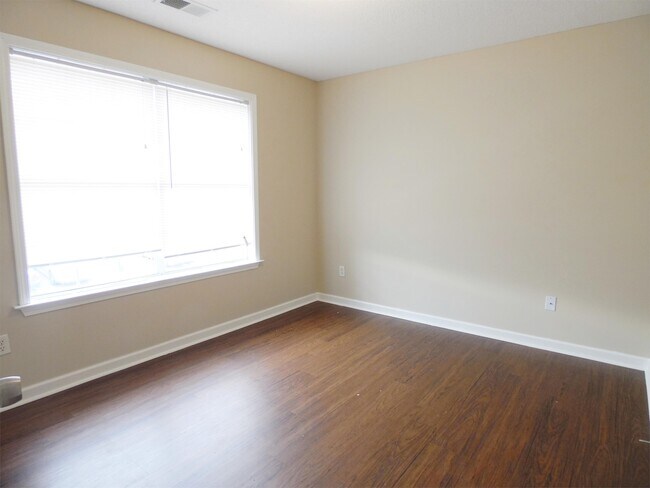 Building Photo - 9100 Cinderhill Cove W