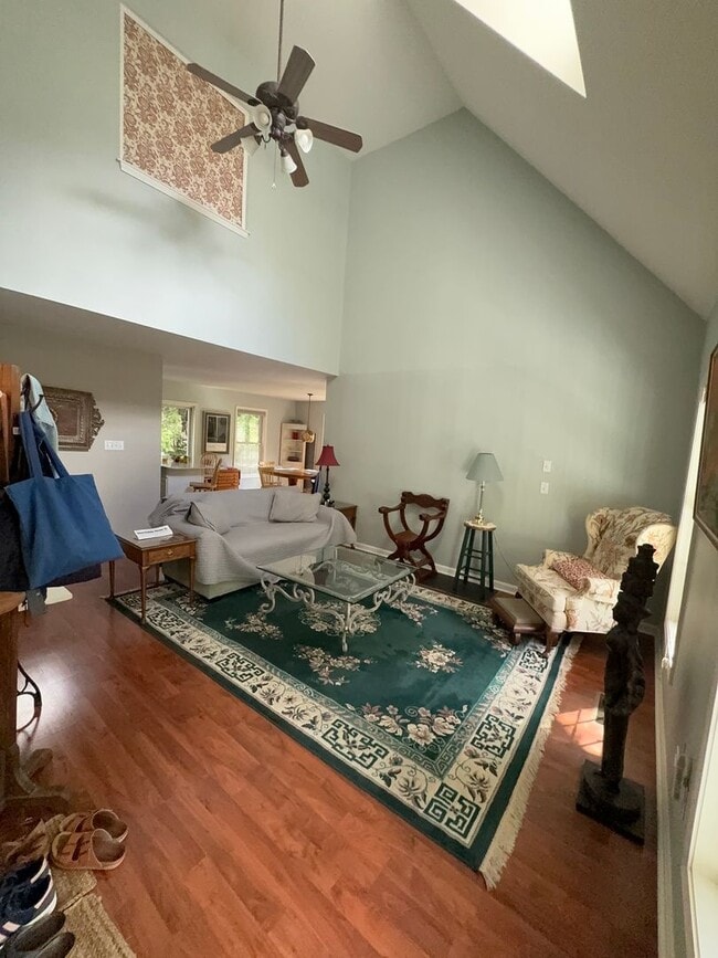 Building Photo - 408 Mitchell Ln