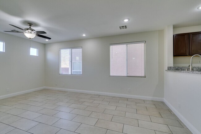 Building Photo - SOUTH WEST 3 BEDROOM UPDATED HOME WITH BALCONY