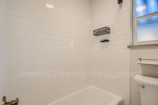 Building Photo - 985 Corona St