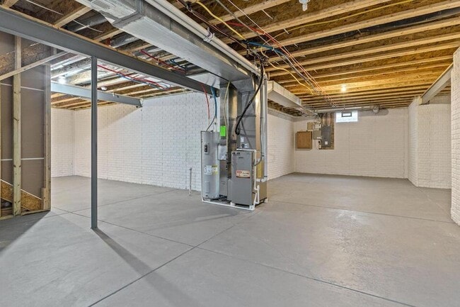 Building Photo - 5912 Danann Dr