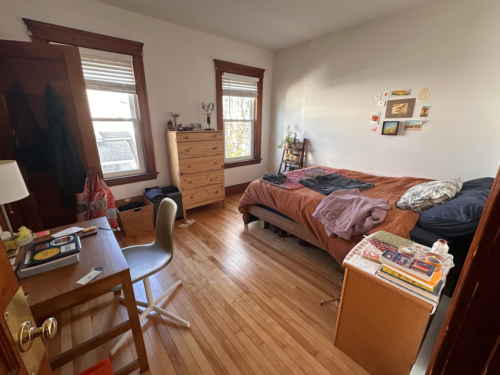 Building Photo - 25 Dustin St