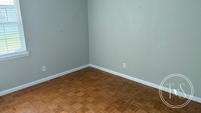 Building Photo - FALL MOVE-IN SPECIAL: 50% OFF 1st FULL MONTH'S RENT!**