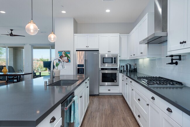 Building Photo - 74292 Zeppelin Dr