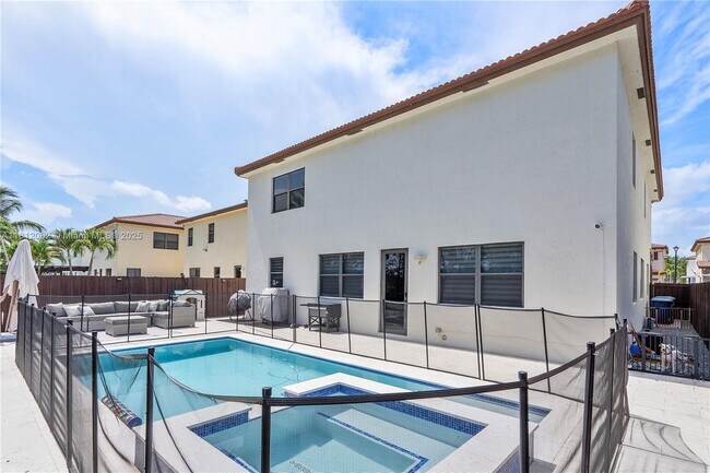 Building Photo - 9830 NW 86th Terrace