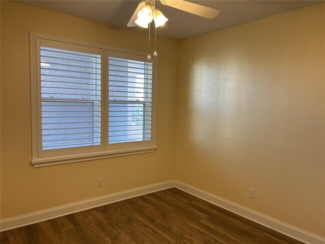 Building Photo - 8000 Sailboat Key Blvd S