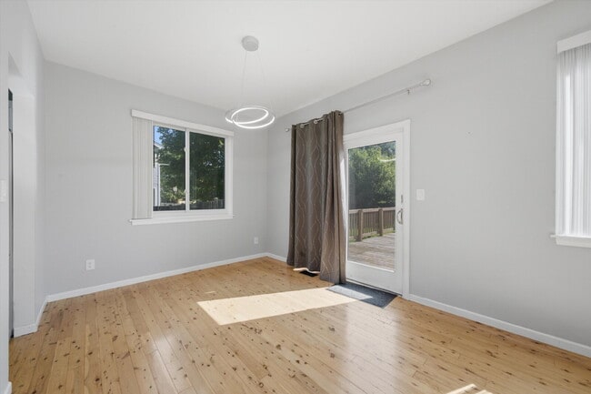 Building Photo - Updated Two-Story with Granite Kitchen, Deck, and Fully Fenced Yard
