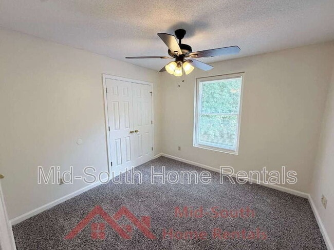 Building Photo - 8971 Meaghan Dr