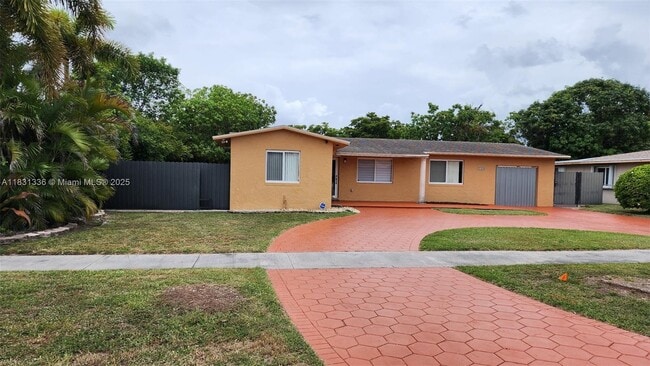 Primary Photo - 5460 SW 133rd Ct