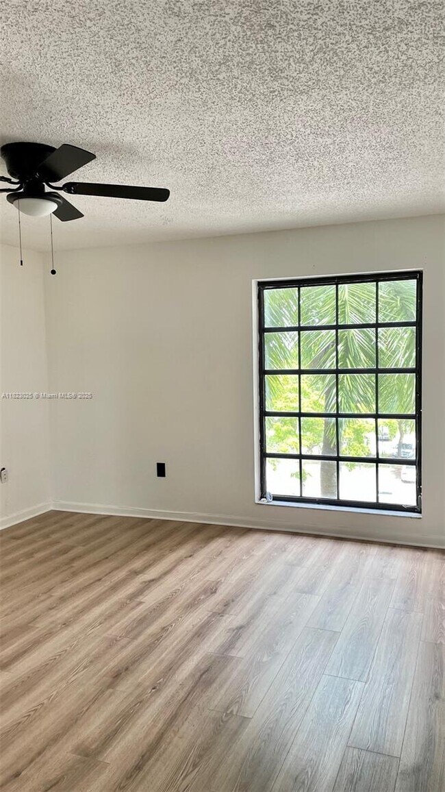 Building Photo - 5550 NW 44th St