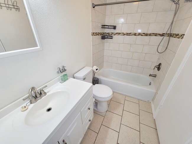 Building Photo - 17808 Northway Ct