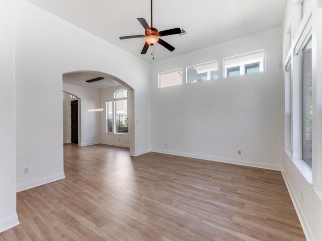 Building Photo - 15224 Glen Heather Dr