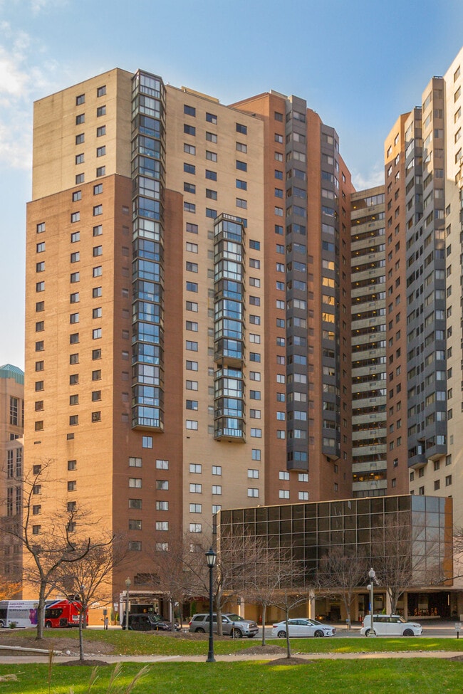 Building Photo - 900 N Stafford St