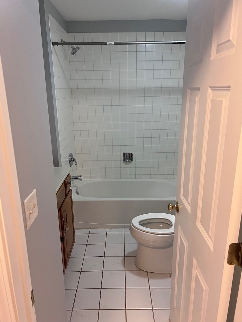 Building Photo - 7256 N Rogers Ave