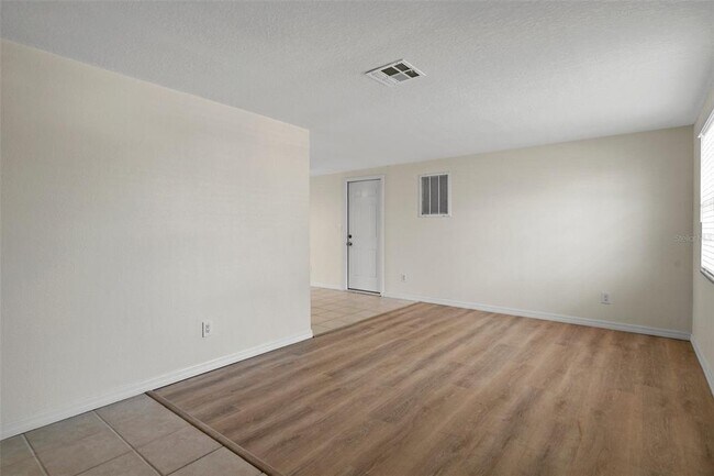 Building Photo - 9740 Lamantin Dr