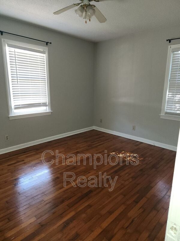 Building Photo - 5415 Eugenia Ave