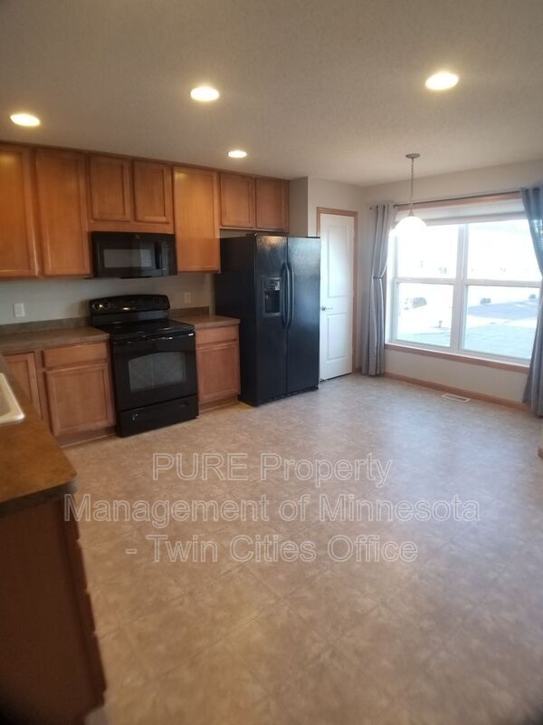 Building Photo - 5092 French Dr N