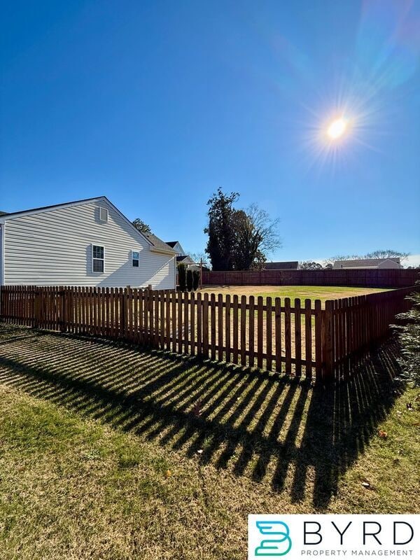 Building Photo - 1001 Greenview Dr