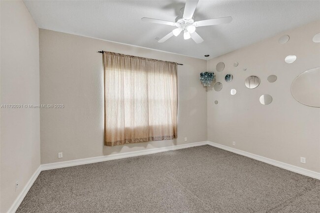 Building Photo - 7607 NW 127th Manor