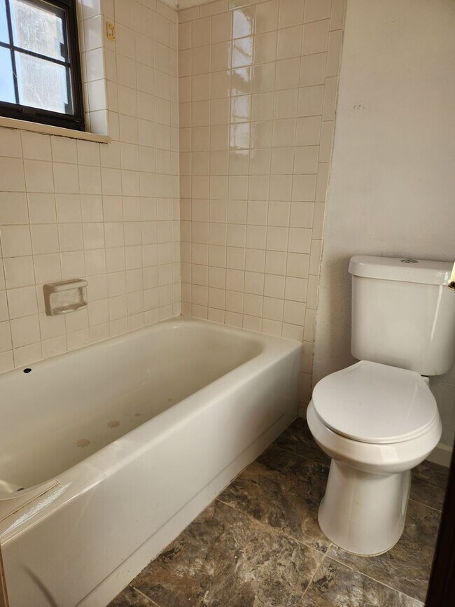 Building Photo - Fresh paint! Amazing first floor unit in A...