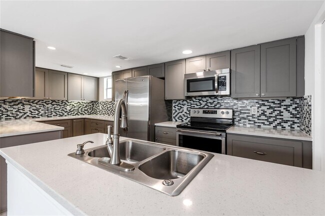 Building Photo - 5800 Rambler Rose Way