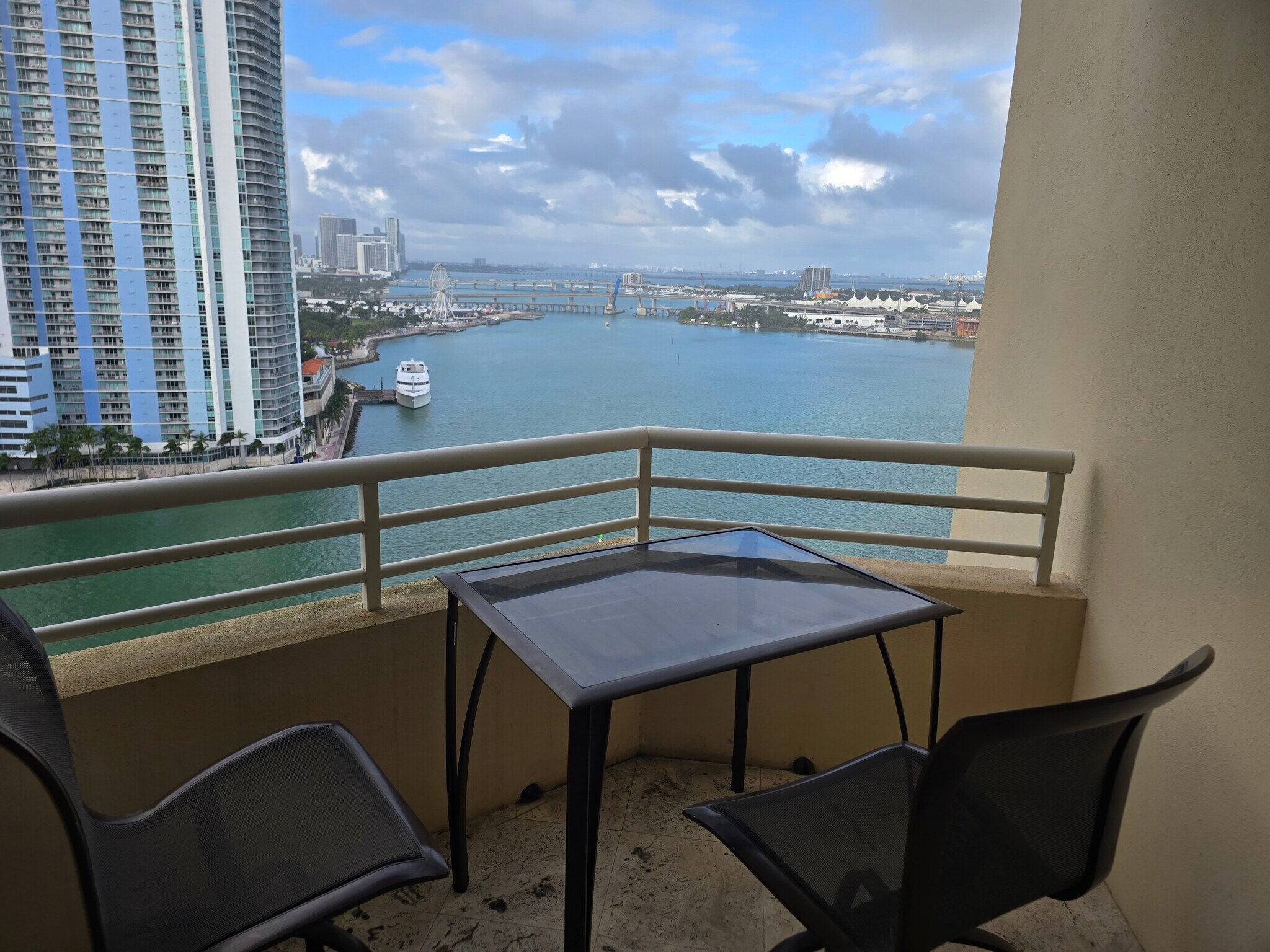 Building Photo - 888 Brickell Key Dr