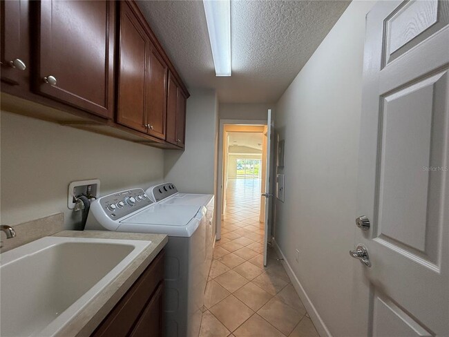 Building Photo - 12114 Tripletail Ln