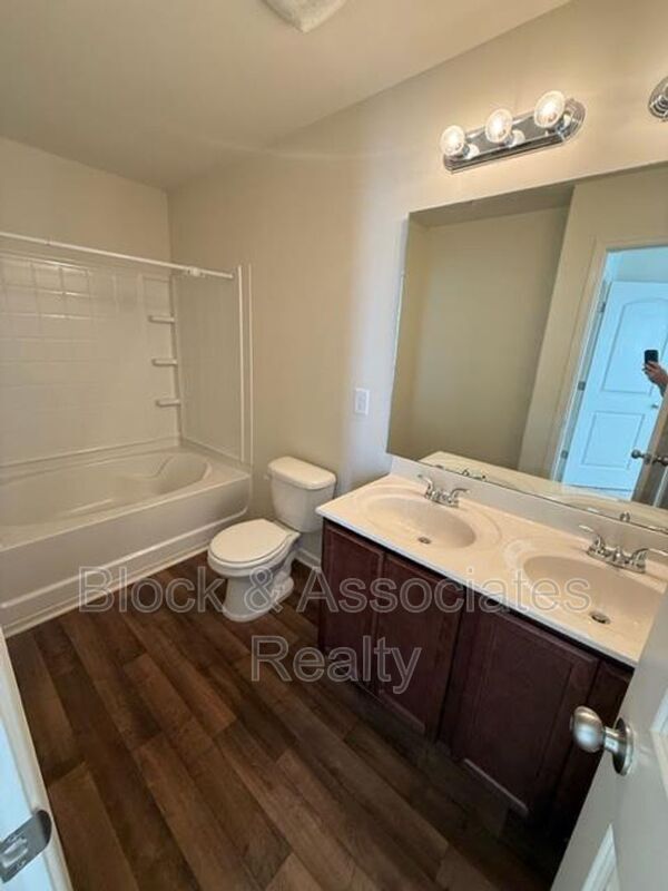 Building Photo - 775 Oak Bend Dr