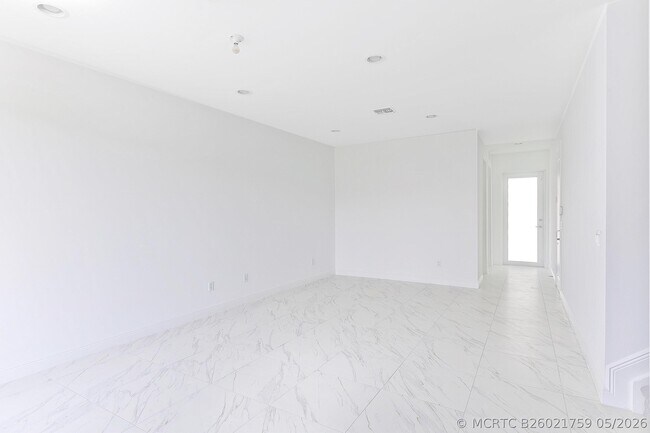 Building Photo - 6979 Pines Cir