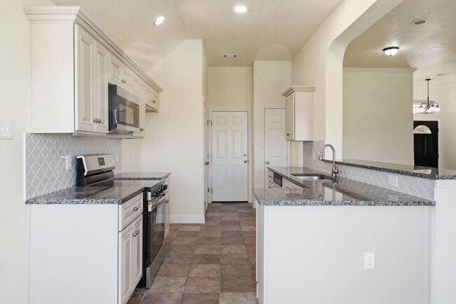 Building Photo - 5519 Imperial Grove Dr