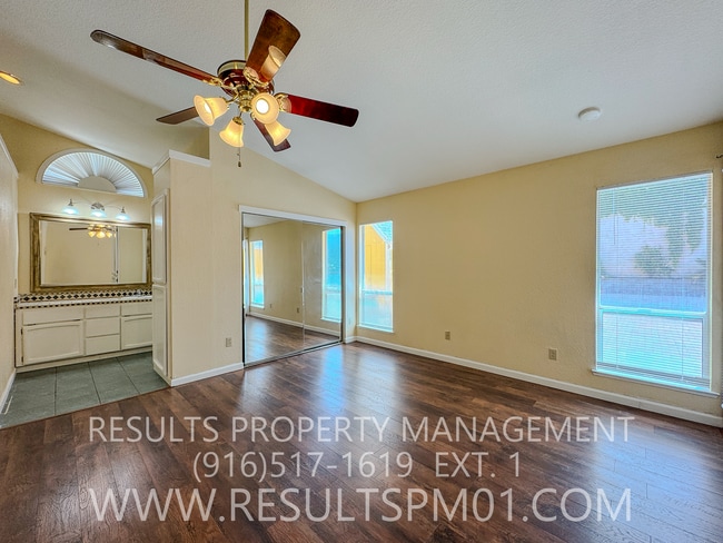 Building Photo - Spacious 3 Bedroom on corner lot