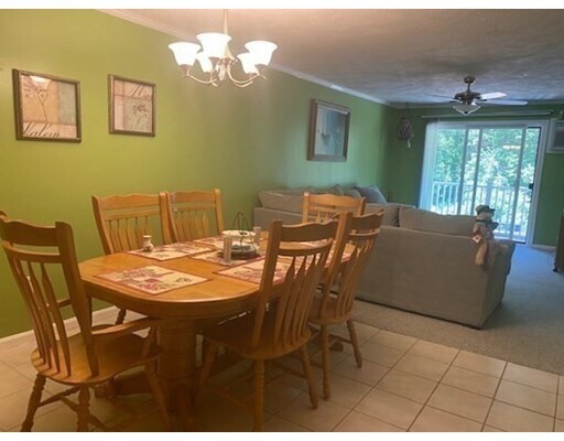 Building Photo - 10 Kenmar Dr